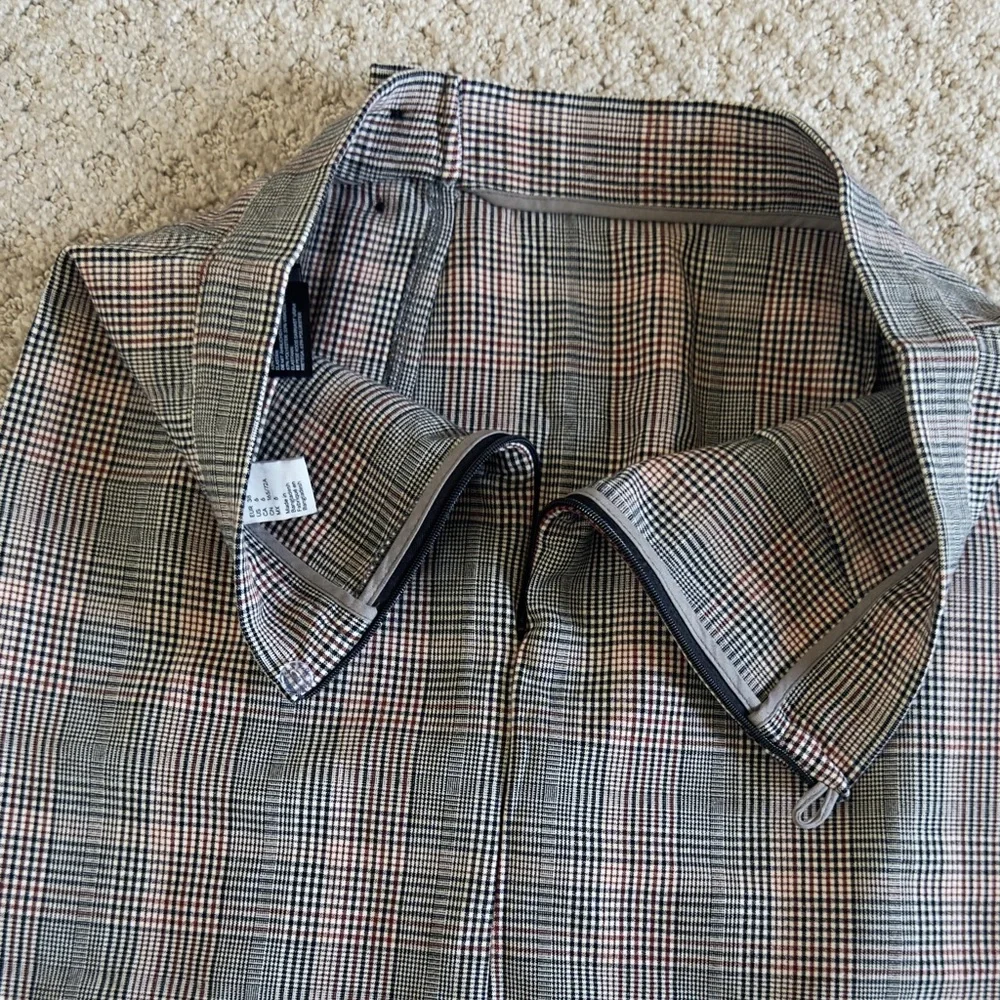Brand new H&M Gray and Black Plaid Pencil Skirt